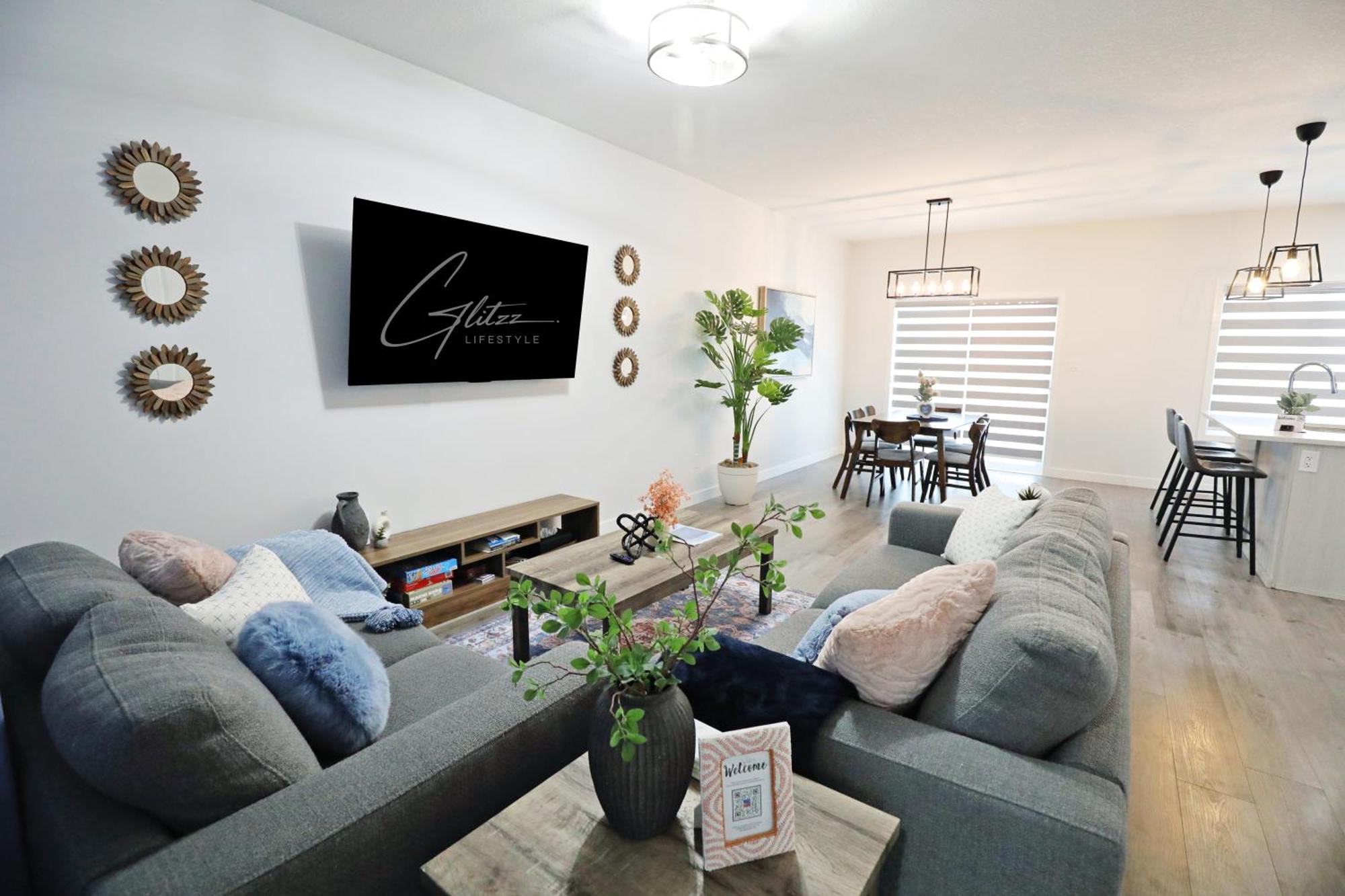 Beautiful Home With 4 King Beds,Airport,Disney+ エドモントン エクステリア 写真